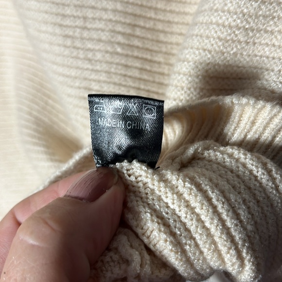 Carpetcom women’s long sleeve turtleneck, ivory sweater side shoulder zipper XL - Picture 8 of 13